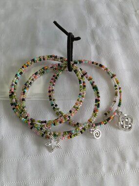 M - Handmade memory wire bracelets set with beads and pendants